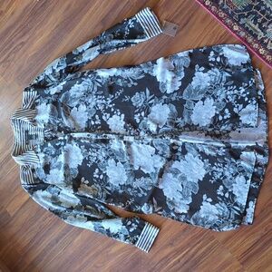 Black and white floral top